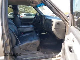 2002 Chevrolet Silverado 1500HD LT with VIN 1GCGK13U02F182523, listed as a IAAI auction lot 41761743 with 283,114 mi miles and . Bid and sale history available at DreamBid. Image 5.