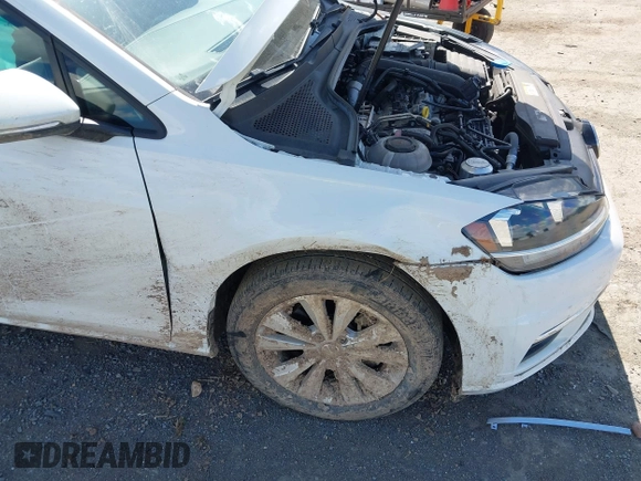 2021 Volkswagen Golf TSI z VIN 3VWG57AU4MM008113, wystawiony jako IAAI lot #42053444 z przebiegiem 24 449 mil mil oraz . Historia ofert i sprzedaży dostępna na DreamBid. Obrazek 6.