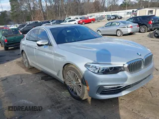 2018 BMW 5 Series 530i z VIN WBAJA5C54JWA39744, wystawiony jako IAAI lot #41394736 z przebiegiem 68 827 mil mil oraz . Historia ofert i sprzedaży dostępna na DreamBid. Obrazek 1.