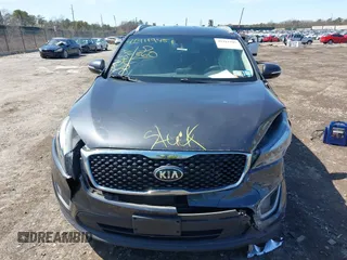 2017 Kia Sorento LX with VIN 5XYPGDA33HG215811, listed as a IAAI auction lot 41911945 with 74,660 mi miles. Bid and sale history available at carsss.com. Image 12.