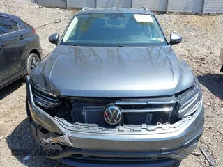 2022 Volkswagen Tiguan SE with VIN 3VV2B7AXXNM019538, listed as a IAAI auction lot 42109211 with 30,576 mi miles and . Bid and sale history available at DreamBid. Image 12.