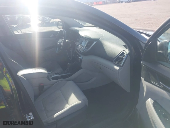 2016 Hyundai Tucson SE with VIN KM8J3CA47GU257220, listed as a IAAI auction lot 41659139 with 89,986 mi miles. Bid and sale history available at carsss.com. Image 5.