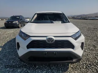2022 Toyota RAV4 LE with VIN 2T3K1RFV2NW229327, listed as a Copart auction lot 64043405 with 18,161 mi miles and Salvage title. Bid and sale history available at DreamBid. Image 5.