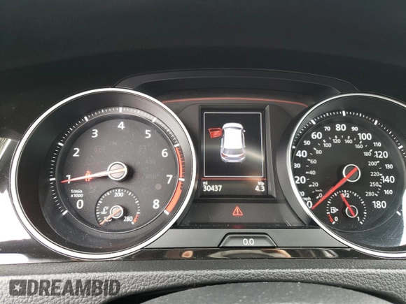 2018 Volkswagen Golf GTI S with VIN 3VW547AU2JM297126, listed as a Copart auction lot 46147923 with 30,437 mi miles. Bid and sale history available at carsss.com. Image 9.