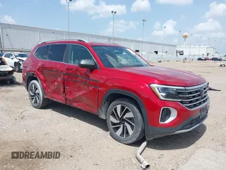 2024 Volkswagen Atlas SEL с VIN 1V2BR2CA3RC533646, выставлен на аукционе IAAI как лот 42720473 с пробегом 10 500 миль миль и . История ставок и продаж доступна на DreamBid. Изображение 1.
