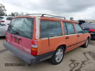 1989 Volvo 740 z VIN YV1FA8757K2215822, wystawiony jako IAAI lot #42117235 z przebiegiem 194 043 mil mil oraz . Historia ofert i sprzedaży dostępna na DreamBid. Obrazek 4.