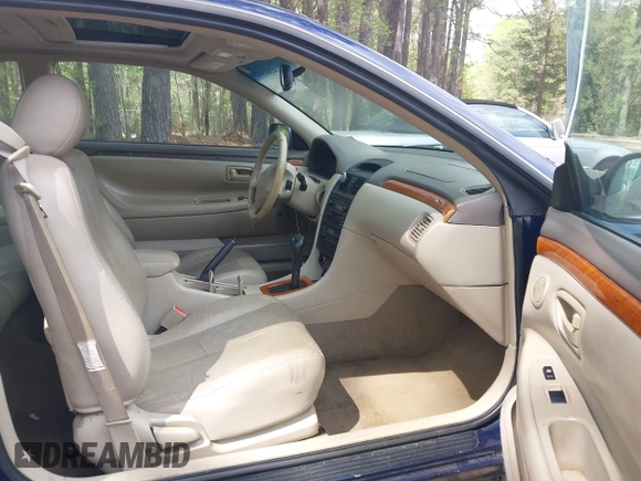 2002 Toyota Solara SE with VIN 2T1CF28P82C558096, listed as a IAAI auction lot 42013477 with 264,484 mi miles. Bid and sale history available at carsss.com. Image 5.