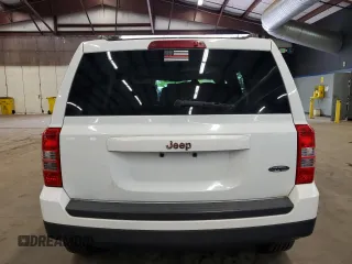 2015 Jeep Patriot High Altitude z VIN 1C4NJPFA0FD157556, wystawiony jako Copart lot #55453425 z przebiegiem 97 409 mil mil oraz Szkoda całkowita • Salvage title. Historia ofert i sprzedaży dostępna na DreamBid. Obrazek 6.