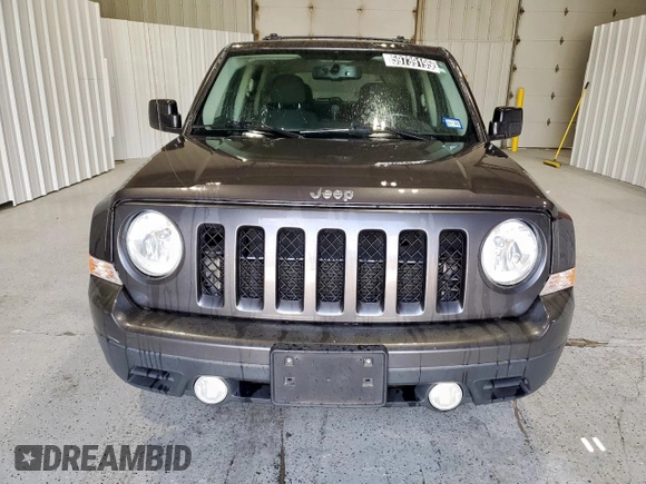 2015 Jeep Patriot Latitude with VIN 1C4NJPFB5FD263798, listed as a Copart auction lot 59739195 with 61,927 mi miles and Clean title. Bid and sale history available at DreamBid. Image 5.