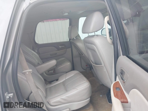 2007 GMC Yukon SLT with VIN 1GKFC13037J144413, listed as a IAAI auction lot 42185952 with Not provided miles and . Bid and sale history available at DreamBid. Image 8.