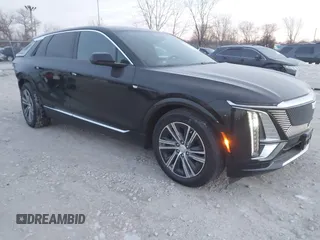 2024 Cadillac LYRIQ Luxury z VIN 1GYKPPRL7RZ110363, wystawiony jako IAAI lot #41258644 z przebiegiem 8 748 mil mil oraz . Historia ofert i sprzedaży dostępna na DreamBid. Obrazek 1.