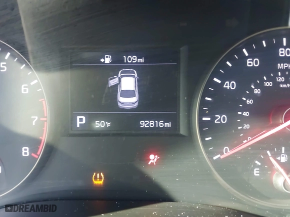 2017 Kia Cadenza Premium with VIN KNALC4J12H5039445, listed as a IAAI auction lot 41586814 with 92,816 mi miles. Bid and sale history available at carsss.com. Image 16.