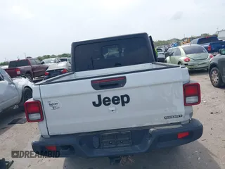 2020 Jeep Gladiator Sport S with VIN 1C6HJTAG9LL161535, listed as a IAAI auction lot 42053904 with 104,260 mi miles and . Bid and sale history available at DreamBid. Image 16.