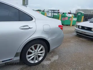 2012 Lexus ES 330 z VIN JTHBK1EG1C2499297, wystawiony jako IAAI lot #42481970 z przebiegiem 175 129 mil mil oraz . Historia ofert i sprzedaży dostępna na DreamBid. Obrazek 6.