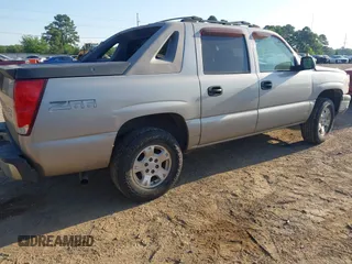 2004 Chevrolet Avalanche z VIN 3GNEC12T64G264780, wystawiony jako IAAI lot #42003058 z przebiegiem 238 732 mil mil oraz . Historia ofert i sprzedaży dostępna na DreamBid. Obrazek 4.