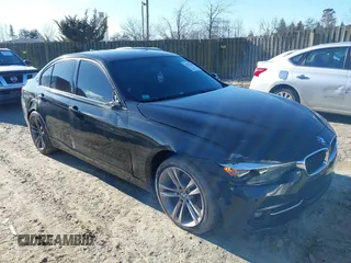 2016 BMW 3 Series 328i xDrive z VIN WBA8E3C59GK502241, wystawiony jako IAAI lot #41553210 z przebiegiem 133 103 mil mil oraz . Historia ofert i sprzedaży dostępna na DreamBid. Obrazek 1.