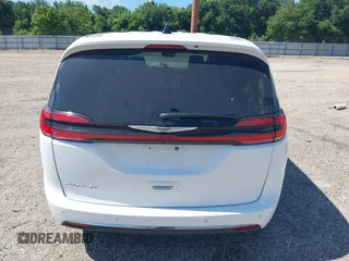 2025 Chrysler Pacifica Select with VIN 2C4RC1BG7SR509591, listed as a IAAI auction lot 42533235 with 19,520 mi miles and . Bid and sale history available at DreamBid. Image 17.