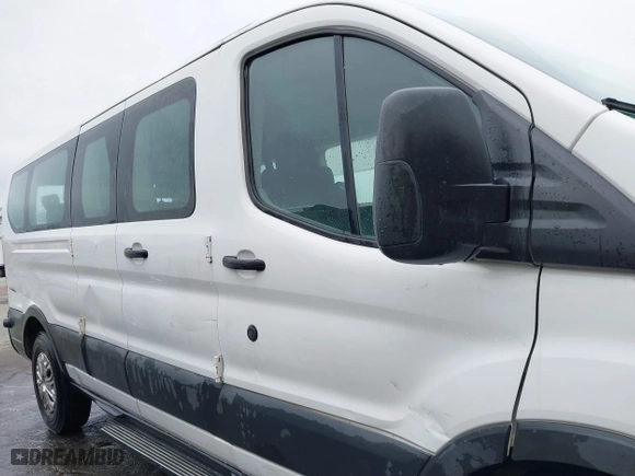 2016 Ford Transit Wagon XL with VIN 1FBZX2ZM9GKB00914, listed as a IAAI auction lot 41731358 with 286,717 mi miles. Bid and sale history available at carsss.com. Image 13.