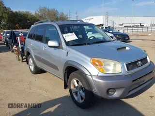 2005 Toyota RAV4 with VIN JTEHD20VX56024658, listed as a IAAI auction lot 41697623 with 1 mi miles. Bid and sale history available at carsss.com. Image 1.