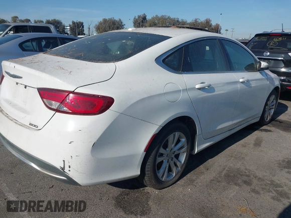 2015 Chrysler 200 Limited z VIN 1C3CCCAB9FN621503, wystawiony jako IAAI lot #42238642 z przebiegiem 128 397 mil mil oraz . Historia ofert i sprzedaży dostępna na DreamBid. Obrazek 4.