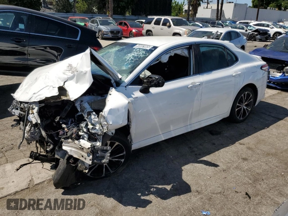2020 Toyota Camry SE z VIN 4T1G11AK2LU942853, wystawiony jako Copart lot #50082985 z przebiegiem 333 333 mil mil oraz Czysty tytuł • Clean title. Historia ofert i sprzedaży dostępna na DreamBid. Obrazek 1.