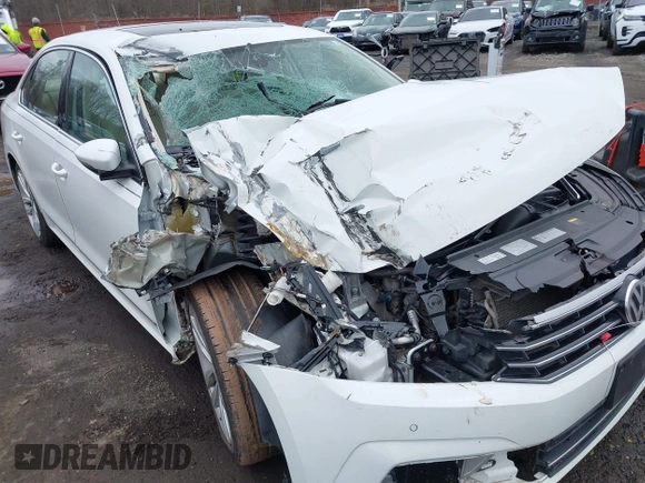 2017 Volkswagen Passat SE z VIN 1VWGT7A35HC052769, wystawiony jako IAAI lot #41687009 z przebiegiem 59 791 mil mil oraz . Historia ofert i sprzedaży dostępna na DreamBid. Obrazek 6.
