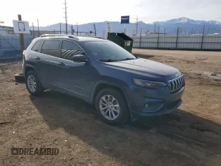 2019 Jeep Cherokee Latitude with VIN 1C4PJMCB8KD417815, listed as a Copart auction lot 84108154 with 43,129 mi miles and Salvage Title. Bid and sale history available at carsss.com. Image 4.