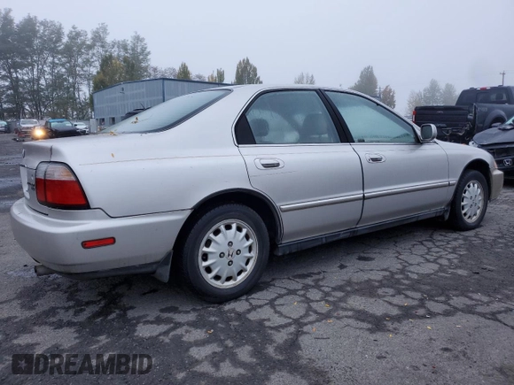 1996 Honda Accord EX with VIN 1HGCD5667TA197002, listed as a Copart auction lot 76937404 with 267,287 mi miles and Clean Title. Bid and sale history available at carsss.com. Image 3.