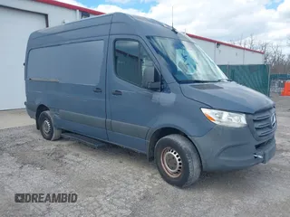 2019 Mercedes-Benz Sprinter Cargo with VIN WD4PF0CD8KP032948, listed as a IAAI auction lot 41256136 with 82,017 mi miles. Bid and sale history available at carsss.com. Image 1.