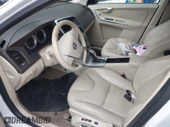 2013 Volvo XC60 3.2L with VIN YV4952DL1D2367330, listed as a IAAI auction lot 42197516 with 102,612 mi miles and . Bid and sale history available at DreamBid. Image 5.