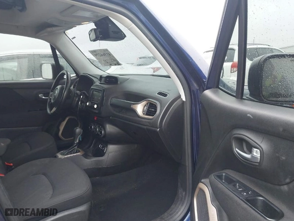 2016 Jeep Renegade Latitude with VIN ZACCJABTXGPE39685, listed as a IAAI auction lot 41564279 with 218,915 mi miles. Bid and sale history available at carsss.com. Image 5.