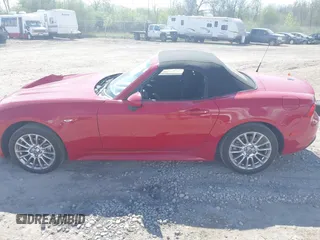 2017 FIAT 124 Spider Lusso z VIN JC1NFAEK3H0128181, wystawiony jako IAAI lot #42277948 z przebiegiem 15 668 mil mil oraz . Historia ofert i sprzedaży dostępna na DreamBid. Obrazek 14.