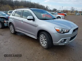2011 Mitsubishi Outlander SE z VIN JA4AP4AU6BZ018195, wystawiony jako IAAI lot #41909830 z przebiegiem 68 576 mil mil oraz . Historia ofert i sprzedaży dostępna na DreamBid. Obrazek 1.