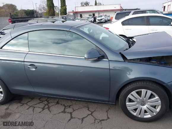 2008 Volkswagen Eos Turbo with VIN WVWBA71F28V015647, listed as a IAAI auction lot 41473226 with NaN miles. Bid and sale history available at carsss.com. Image 13.