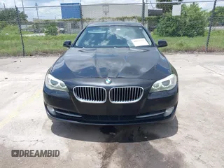 2011 BMW 5 Series 535i z VIN WBAFR7C59BC807860, wystawiony jako IAAI lot #42537752 z przebiegiem 120 934 mil mil oraz . Historia ofert i sprzedaży dostępna na DreamBid. Obrazek 6.