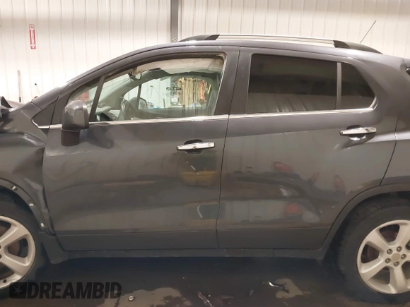 2016 Chevrolet Trax LTZ with VIN 3GNCJRSB1GL123615, listed as a IAAI auction lot 41232062 with 8,500 mi miles. Bid and sale history available at carsss.com. Image 15.