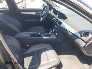 2014 Mercedes-Benz C 300 Sport with VIN WDDGF8AB3EG232950, listed as a IAAI auction lot 42137607 with 122,263 mi miles and . Bid and sale history available at DreamBid. Image 5.