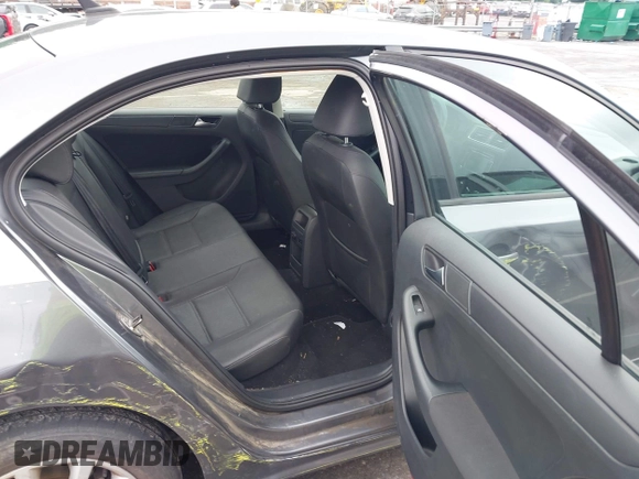 2012 Volkswagen Jetta SE с VIN 3VWDP7AJ5CM451193, выставлен на аукционе IAAI как лот 42228110 с пробегом 110 583 миль миль и . История ставок и продаж доступна на DreamBid. Изображение 8.