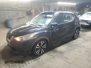 2019 Nissan Kicks S with VIN 3N1CP5CU0KL547685, listed as a Copart auction lot 44407245 with 100,673 mi miles and Salvage Title. Bid and sale history available at carsss.com. Image 1.
