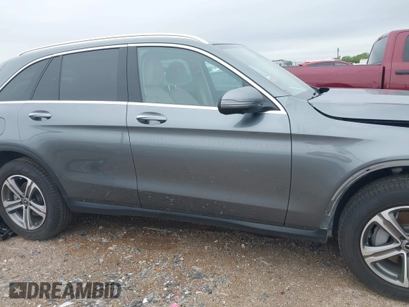 2018 Mercedes-Benz GLC 300 with VIN WDC0G4JB0JV038250, listed as a IAAI auction lot 41954769 with 24,131 mi miles and . Bid and sale history available at DreamBid. Image 13.