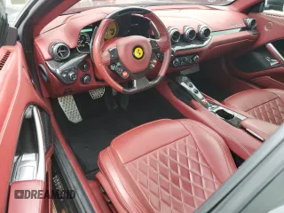 2014 Ferrari F12 z VIN ZFF74UFAXE0202704, wystawiony jako Copart lot #57329915 z przebiegiem 17 783 mil mil oraz Szkody całkowita. Historia ofert i sprzedaży dostępna na DreamBid. Obrazek 8.