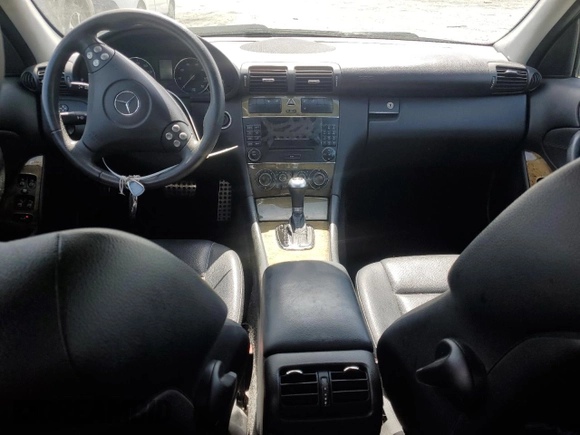 2007 Mercedes-Benz C 230 Sport with VIN WDBRF52H27F922930, listed as a Copart auction lot 51759245 with 129,286 mi miles and Salvage Title. Bid and sale history available at DreamBid. Image 8.