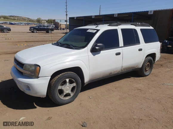 2005 Chevrolet TrailBlazer LS with VIN 1GNET16S856187009, listed as a Copart auction lot 53874385 with 203,918 mi miles and Clean Title. Bid and sale history available at carsss.com. Image 1.