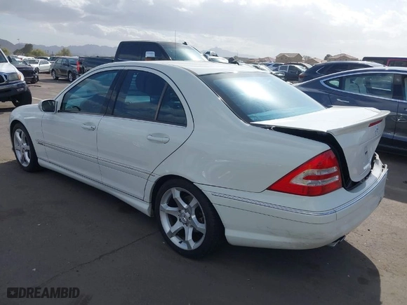2007 Mercedes-Benz C-Class 2.5L Sport with VIN WDBRF52H77F933731, listed as a IAAI auction lot 41935182 with 153,907 mi miles. Bid and sale history available at carsss.com. Image 3.