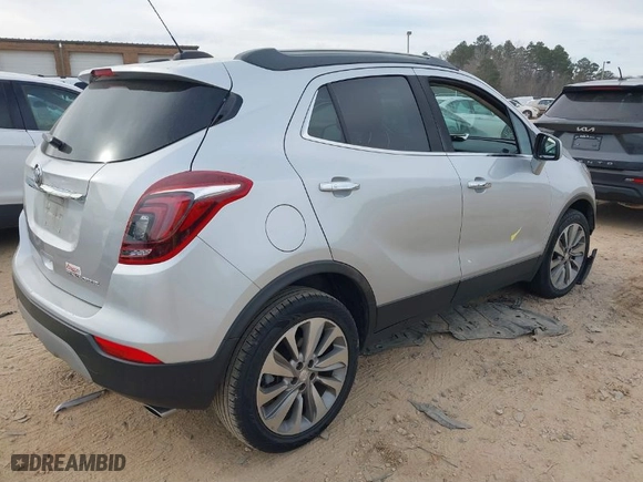 2020 Buick Encore Preferred with VIN KL4CJASBXLB003053, listed as a IAAI auction lot 41688903 with 121,572 mi miles. Bid and sale history available at carsss.com. Image 4.