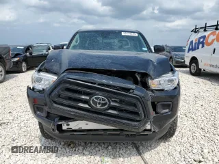 2023 Toyota Tacoma SR z VIN 3TMCZ5AN2PM636047, wystawiony jako Copart lot #55174225 z przebiegiem 15 913 mil mil oraz Szkoda całkowita • Salvage title. Historia ofert i sprzedaży dostępna na DreamBid. Obrazek 5.