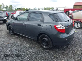 2009 Toyota Matrix z VIN 2T1KU40E09C161192, wystawiony jako IAAI lot #42199476 z przebiegiem 190 275 mil mil oraz . Historia ofert i sprzedaży dostępna na DreamBid. Obrazek 3.