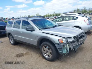 2004 Volvo V70 XC Cross Country с VIN YV1SZ59H641168465, выставлен на аукционе IAAI как лот 42196012 с пробегом 155 015 миль миль и . История ставок и продаж доступна на DreamBid. Изображение 1.