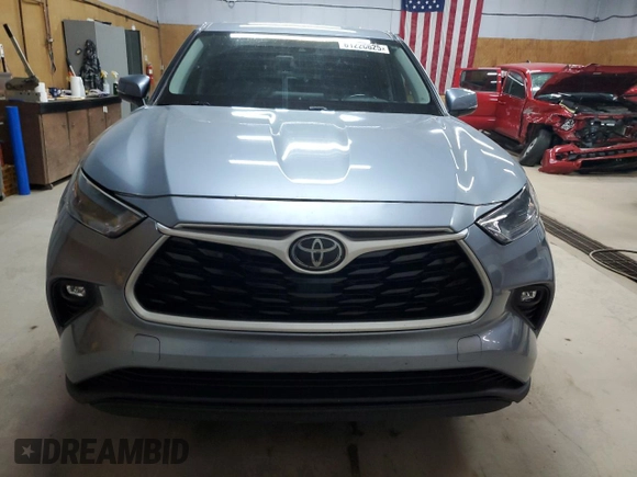 2021 Toyota Highlander L with VIN 5TDBZRBH3MS097848, listed as a Copart auction lot 61220625 with 57,658 mi miles and Clean title. Bid and sale history available at DreamBid. Image 5.