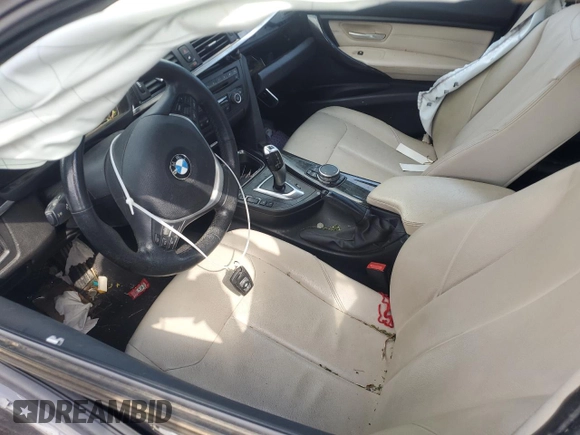 2015 BMW 3 Series 328i xDrive z VIN WBA3B3G58FNT19925, wystawiony jako Copart lot #53828135 z przebiegiem 94 769 mil mil oraz Szkoda całkowita • Salvage title. Historia ofert i sprzedaży dostępna na DreamBid. Obrazek 7.